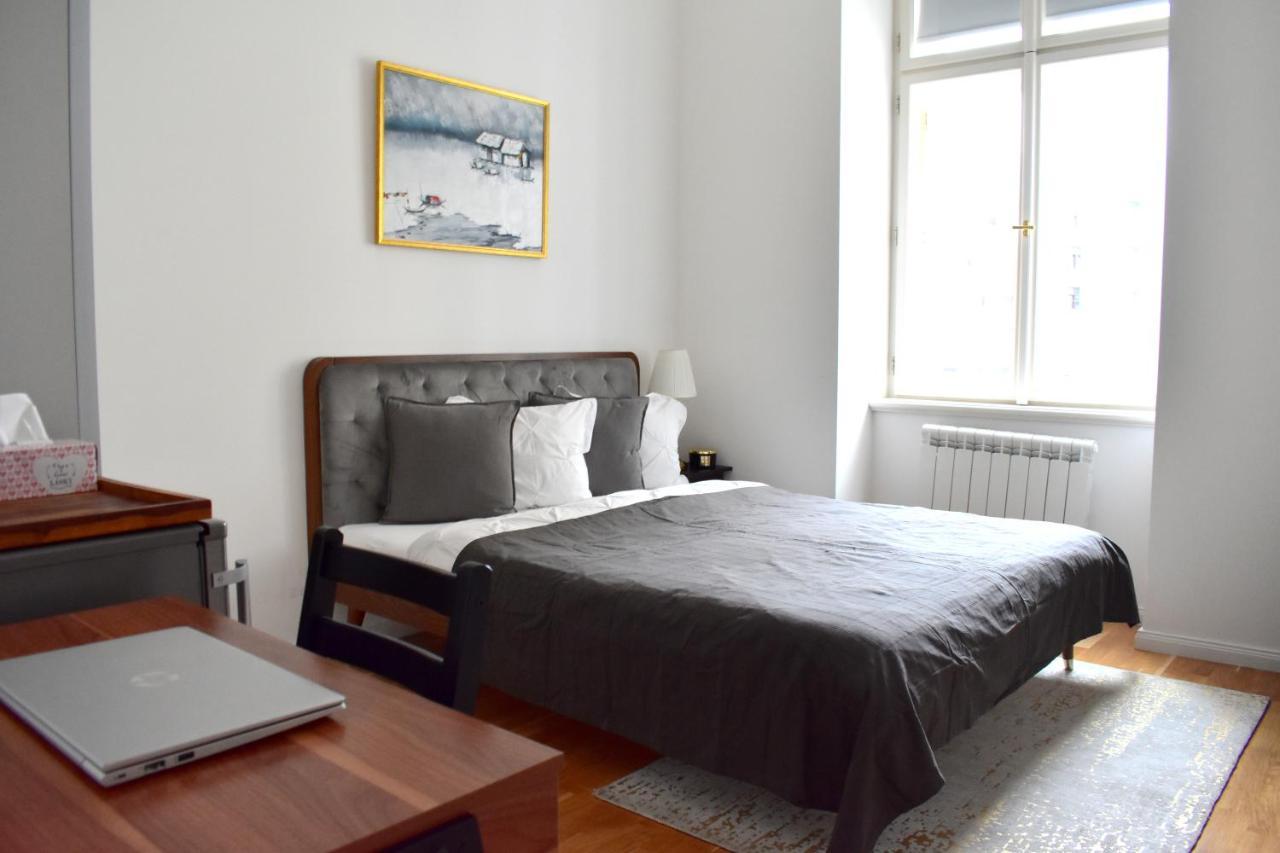 Lovely Apartment In Center Прага Екстер'єр фото